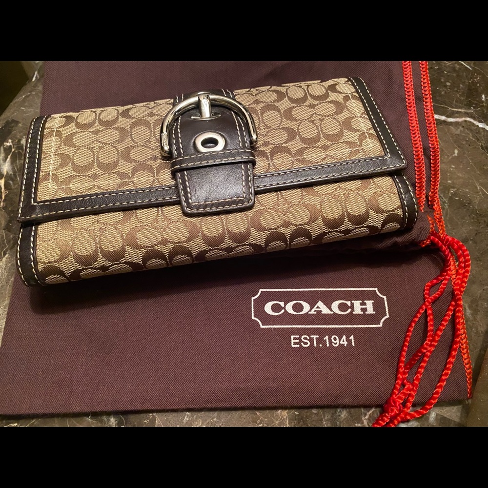**FINAL SALE**Authentic Coach Wallet  Color:Brown